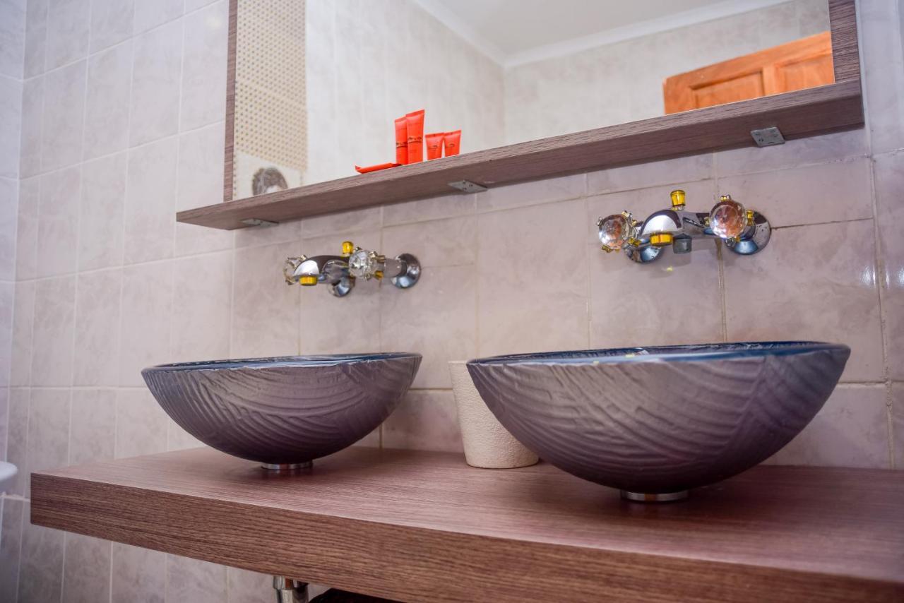 גאבורון African Home Hotel מראה חיצוני תמונה