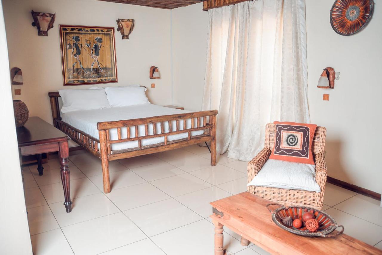 גאבורון African Home Hotel מראה חיצוני תמונה