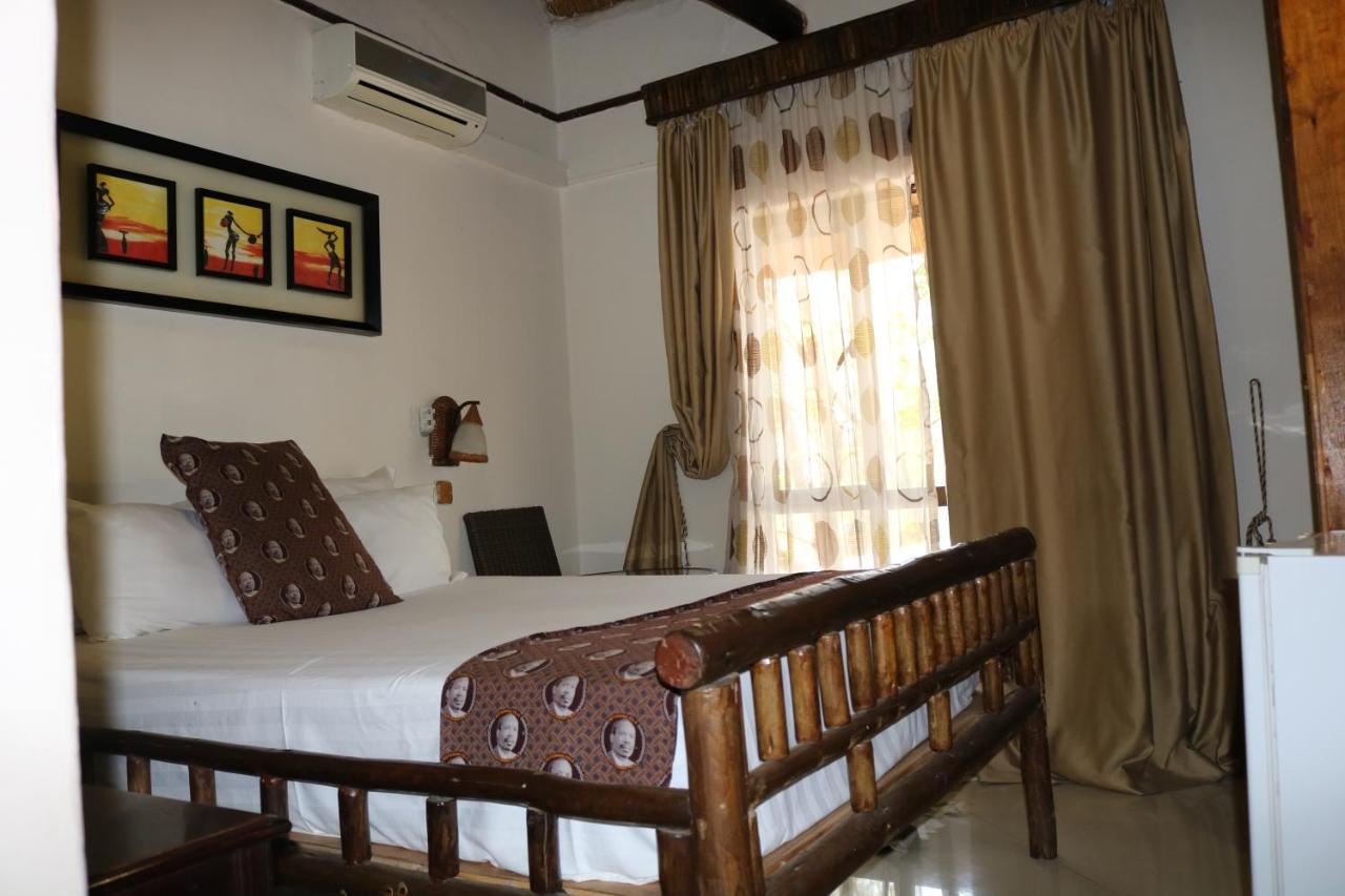 גאבורון African Home Hotel מראה חיצוני תמונה